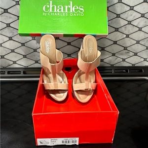Camel stretch wedge Charles by Charles David